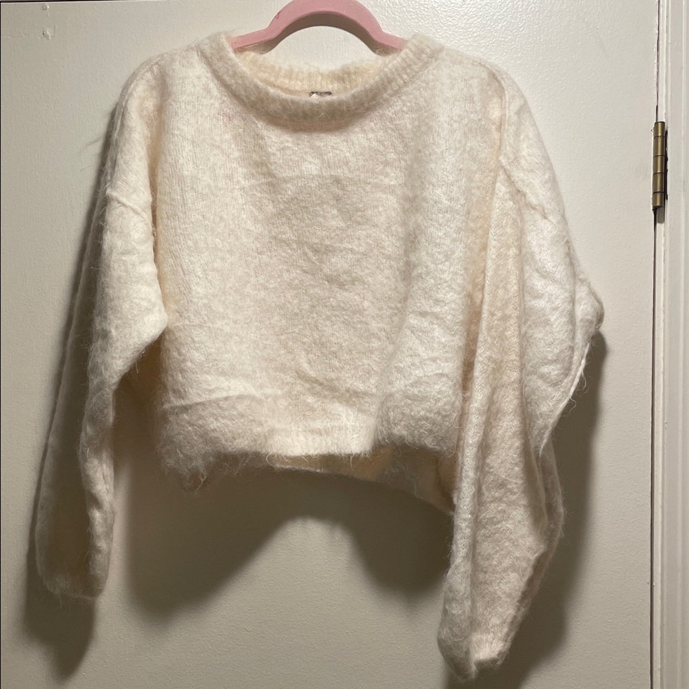 Free People Cozy Cream OversizedyFuzzy Cropped Crew Women's Sweater